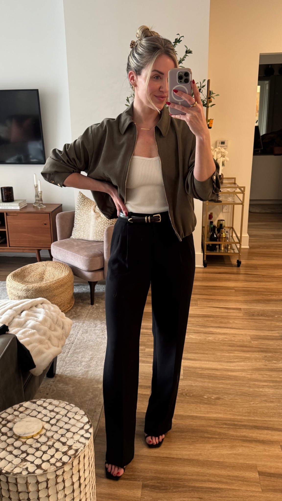 • jacket - XS
• pants - 4 long 
• heels - TTS

This tube top is old from Express but I linked a similar one! 

#LTKgrwm #LTKootd #LTKWorkwear