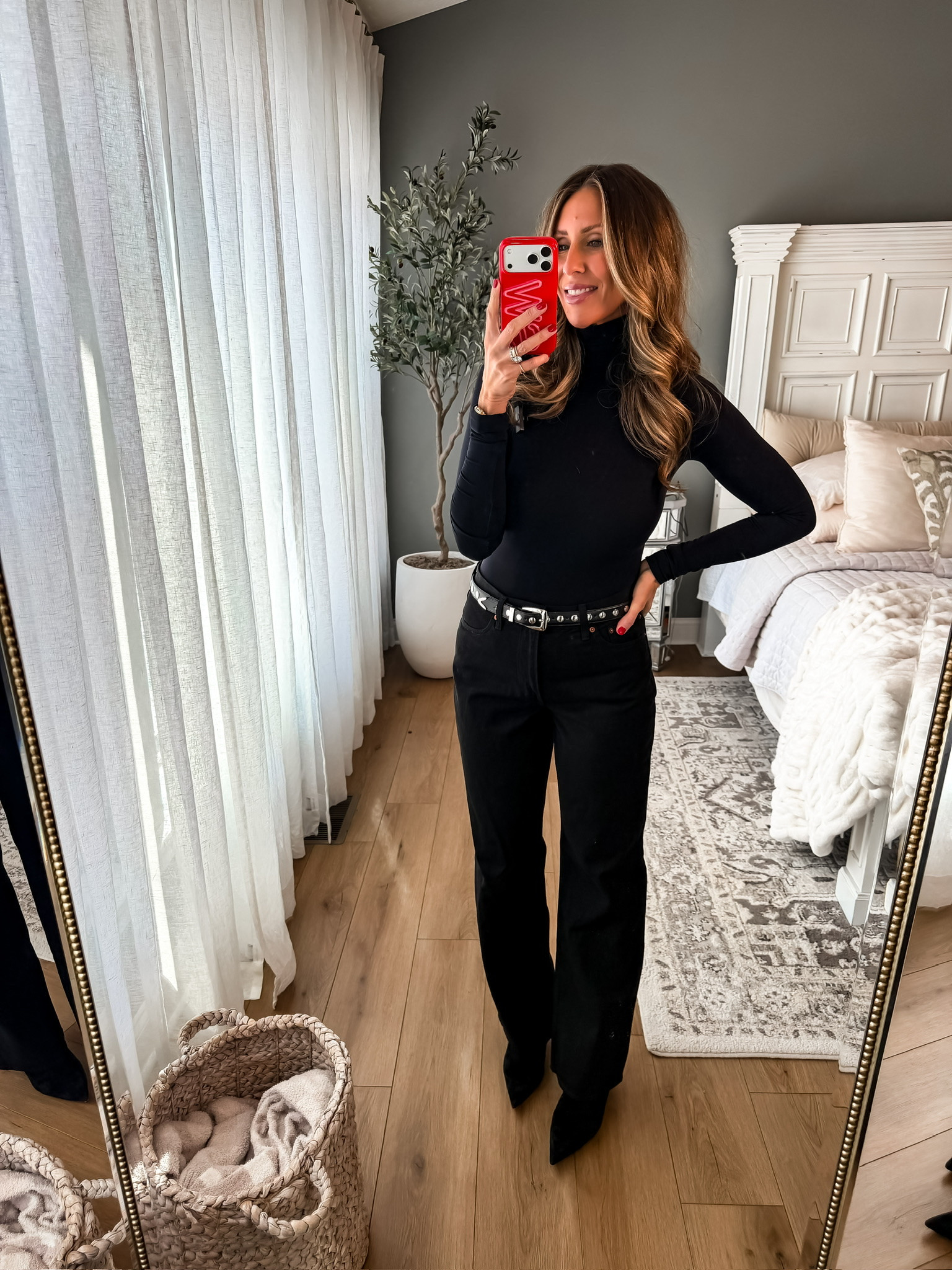 Loving this all black chic outfit. So classy and effortless. The perfect effortless, clean, timeless look! 
Mom approved jeans black outfit inspiration everyday elevated wear women’s fashion effortless chic style statement belt outfit of the day Themominstyle 

#LTKmomlife #LTKdayinmylife #LTKgrwm