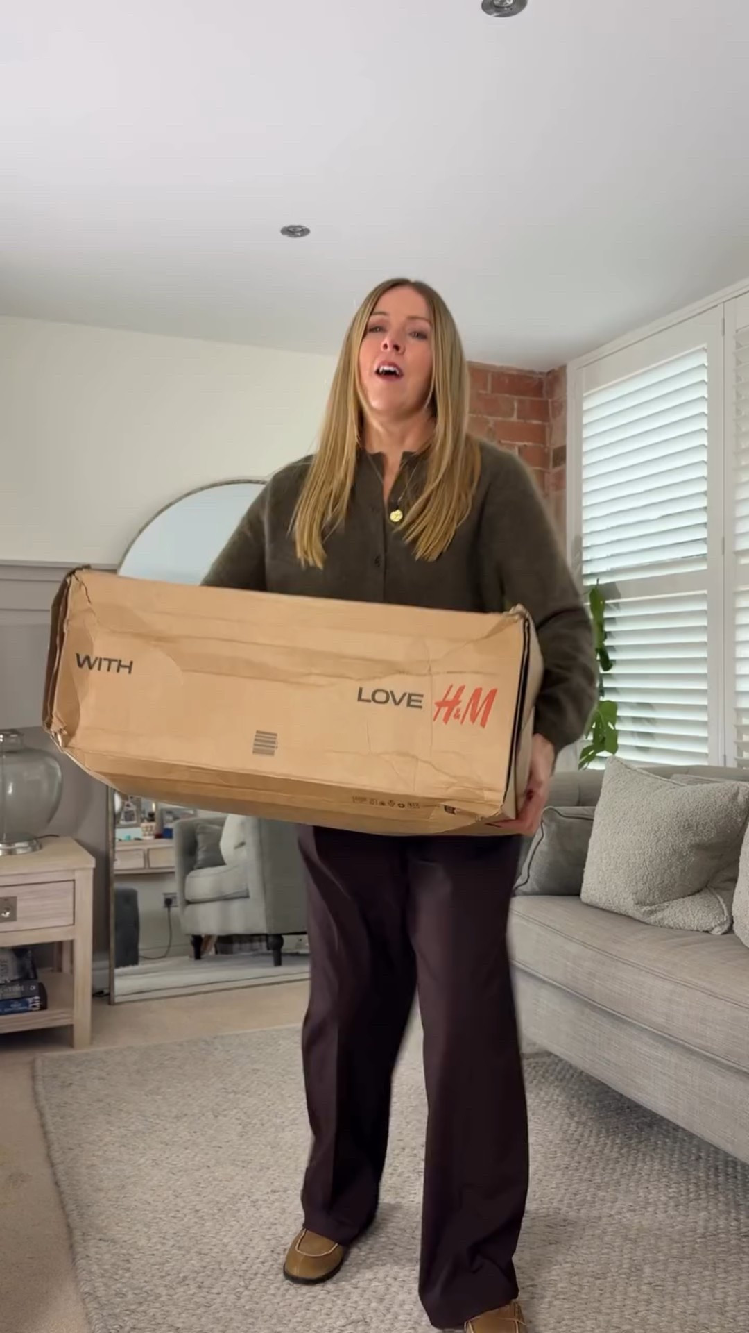 Inbox my order with me … there’s some absolute gems 👌🏻

Comment SHOP for product links to be sent to your dm 🔗

#hmxme #unboxwithme #hmhaul 

Personal style over 40, Elevated everyday outfits, Chic wardrobe staples, Modern mum style, Effortless outfit ideas, Weekly shopping edit, How to wear trends at 40+, Capsule wardrobe inspiration, Classic with a modern, chic mum outfit, effortless outfits, smart casual style, modern mum style, mid week mum outfit. 
https://liketk.it/5y0VW