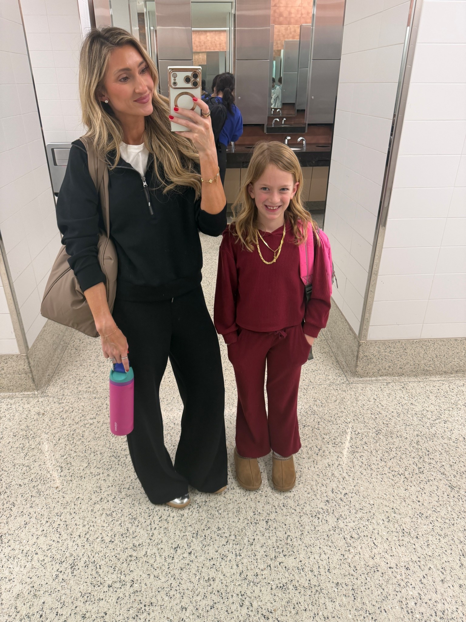 The BEST set for travel/mom life. I have it in 3 colors   I’m 5’7 in size small 