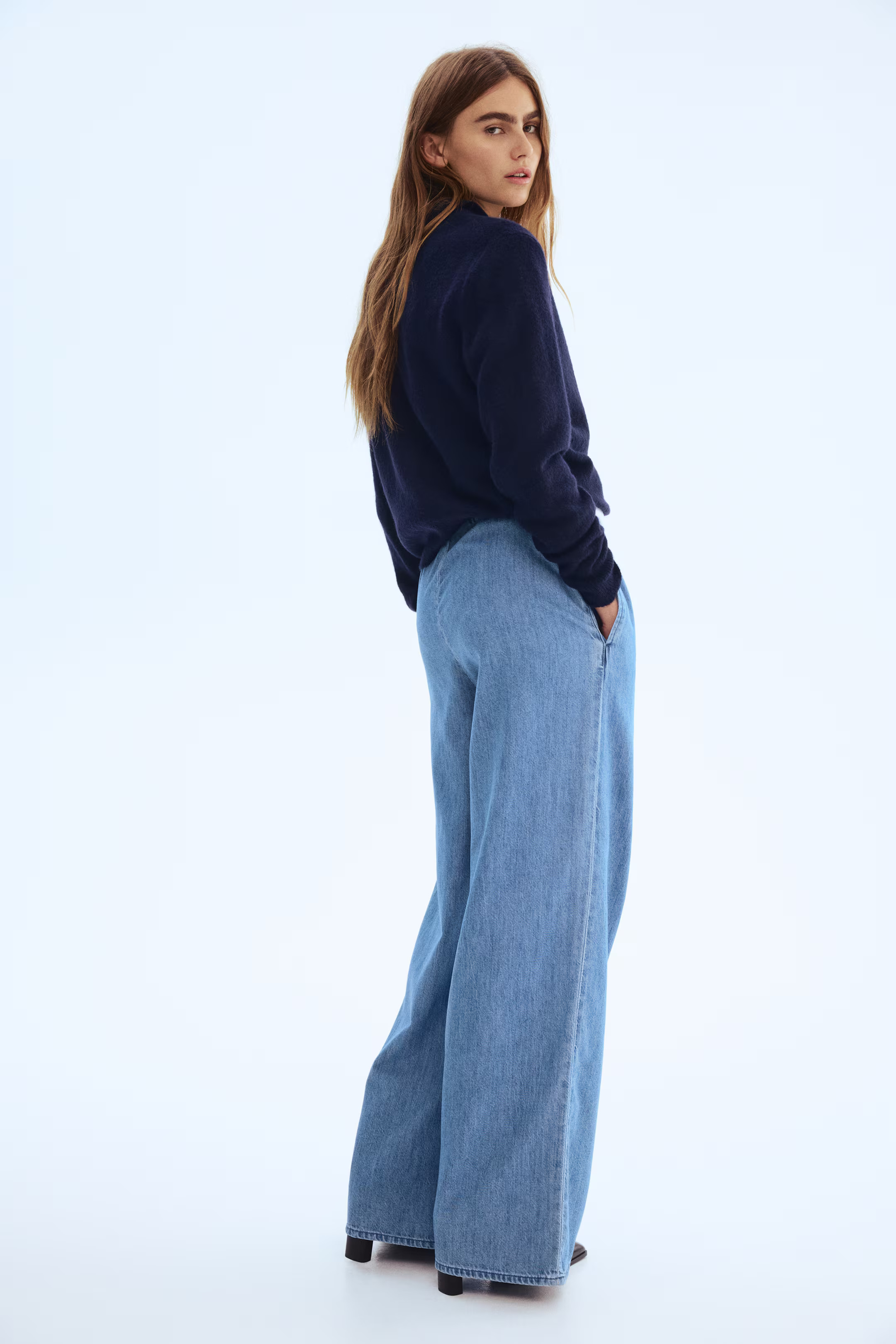 Feather Soft Denim drawstring trousers - Denim blue - Ladies | H&M GB | H&M (UK, MY, IN, SG, PH, TW, HK)