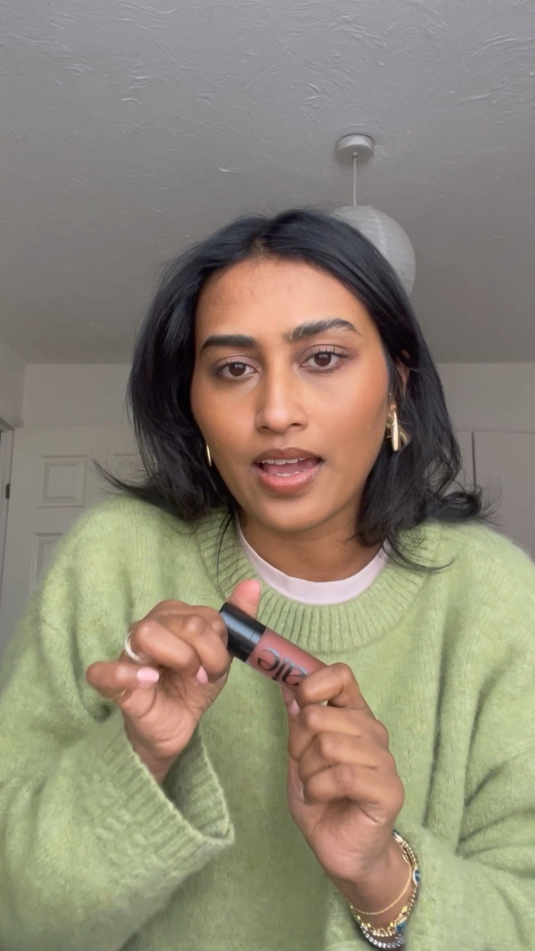 Saie Beauty Blush in Spicy 

#LTKeurope #LTKVideo #LTKbeauty