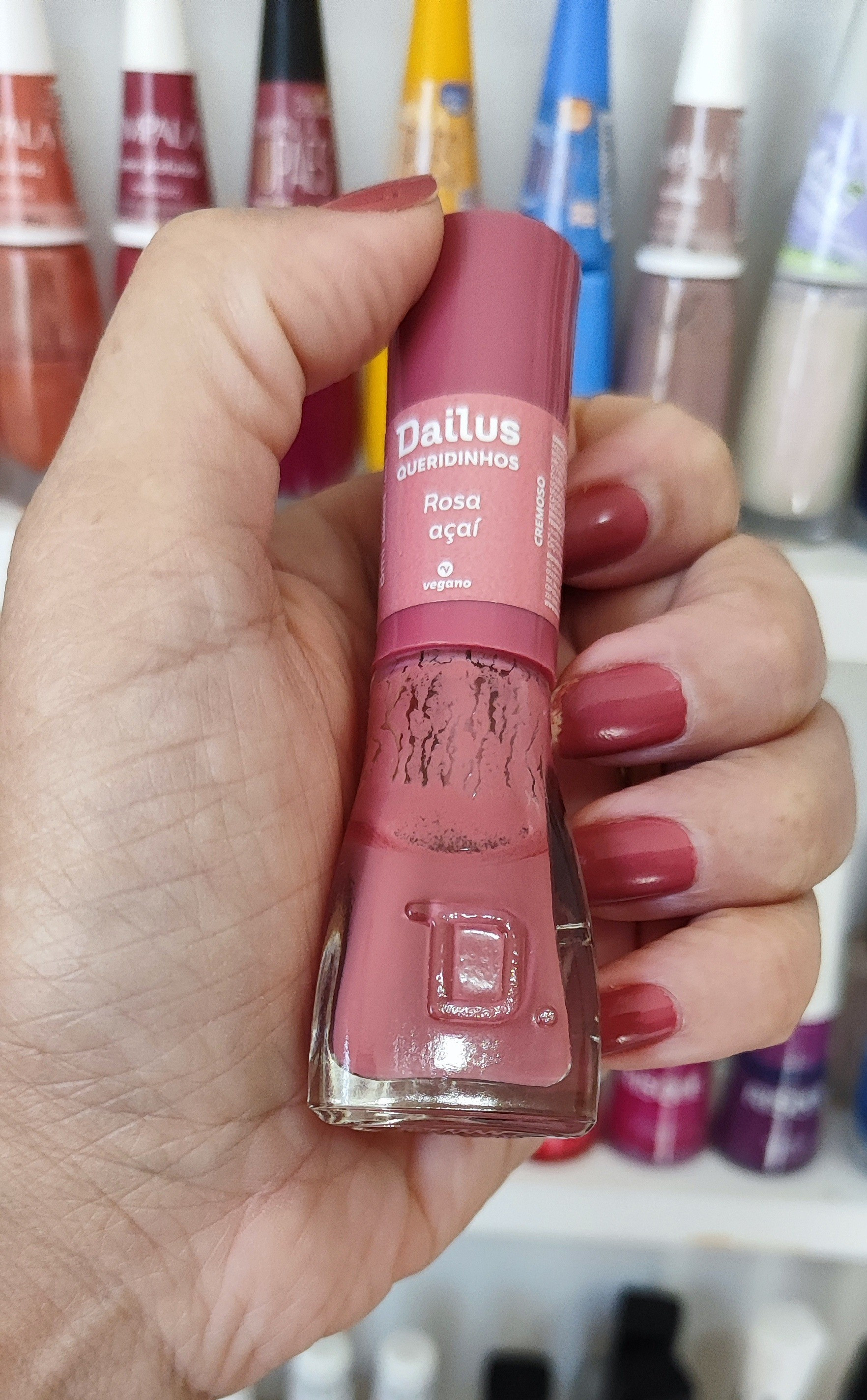 Amo essa cor de esmalte deixa a mão bem delicada. 

#LTKbrasil #LTKhome #LTKbeauty