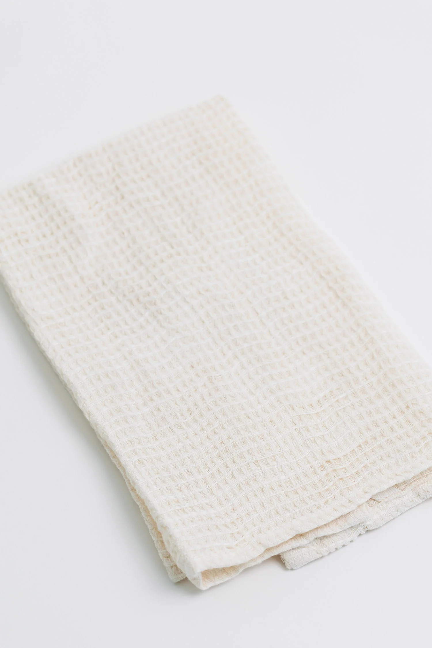 Dalia Oversized Waffle Tea Towel | THELIFESTYLEDCO