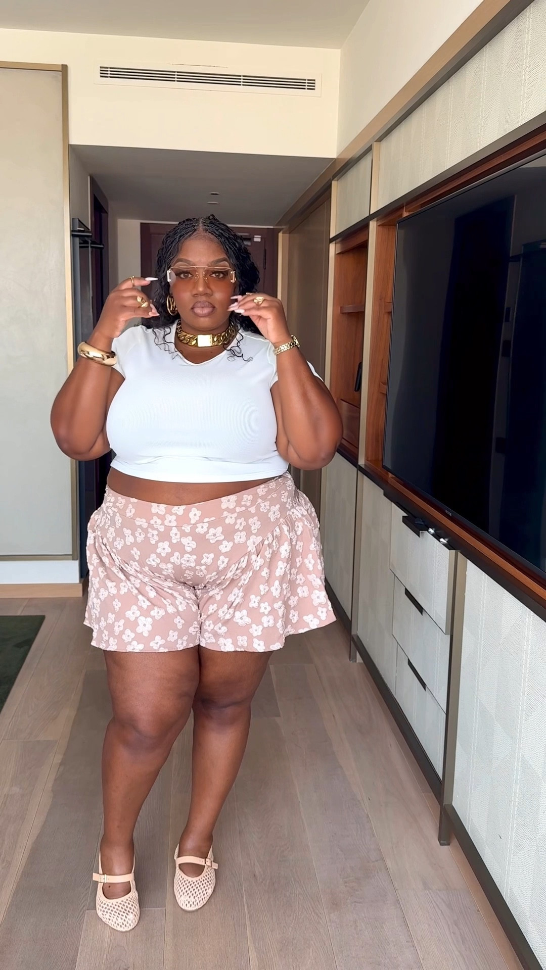 These shorts were sook cute and I think they could transition perfectly into
The fall 

Shorts 3XL 

#LTKPlusSize #LTKFindsUnder100