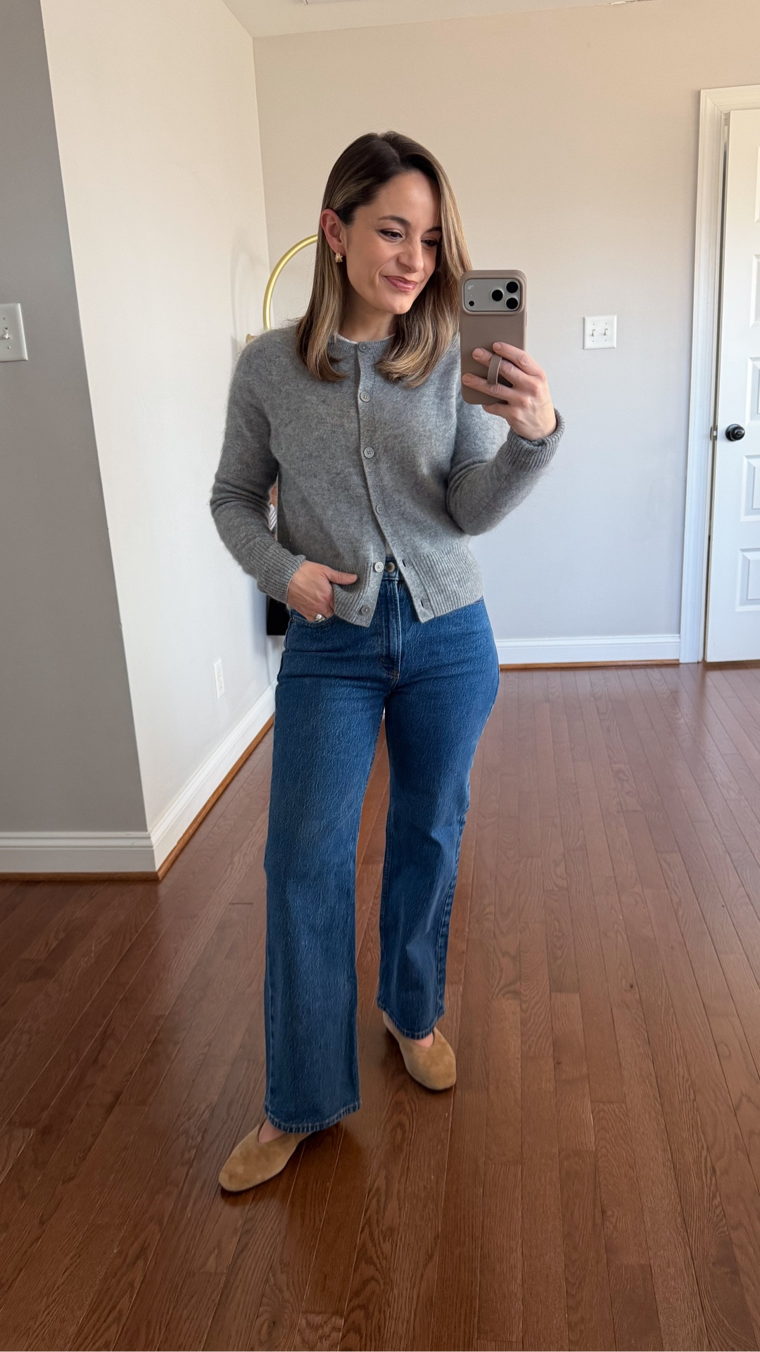 Another before and after wear review of petite-friendly denim! These are the 90s relaxed jeans from Abercrombie. A little tricky to grab them in extra short but if you can snag them they’re a great fit. 99% cotton, 1% elastane that holds shape very well with wear. True to size and they tend to shrink slightly in the washer and dryer. 

Jeans: 24 extra short (currently only available in dark raw hem in that size) 
Sweater (Quince): xs 
White top (Quince): xs
Flats (Madewell): tts 

#LTKPetite