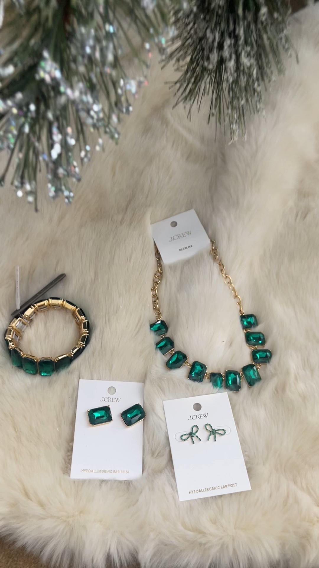 A few pieces to wear to all the holiday festivities 💚✨✨

#LTKHoliday #LTKSaleAlert #LTKGiftGuide