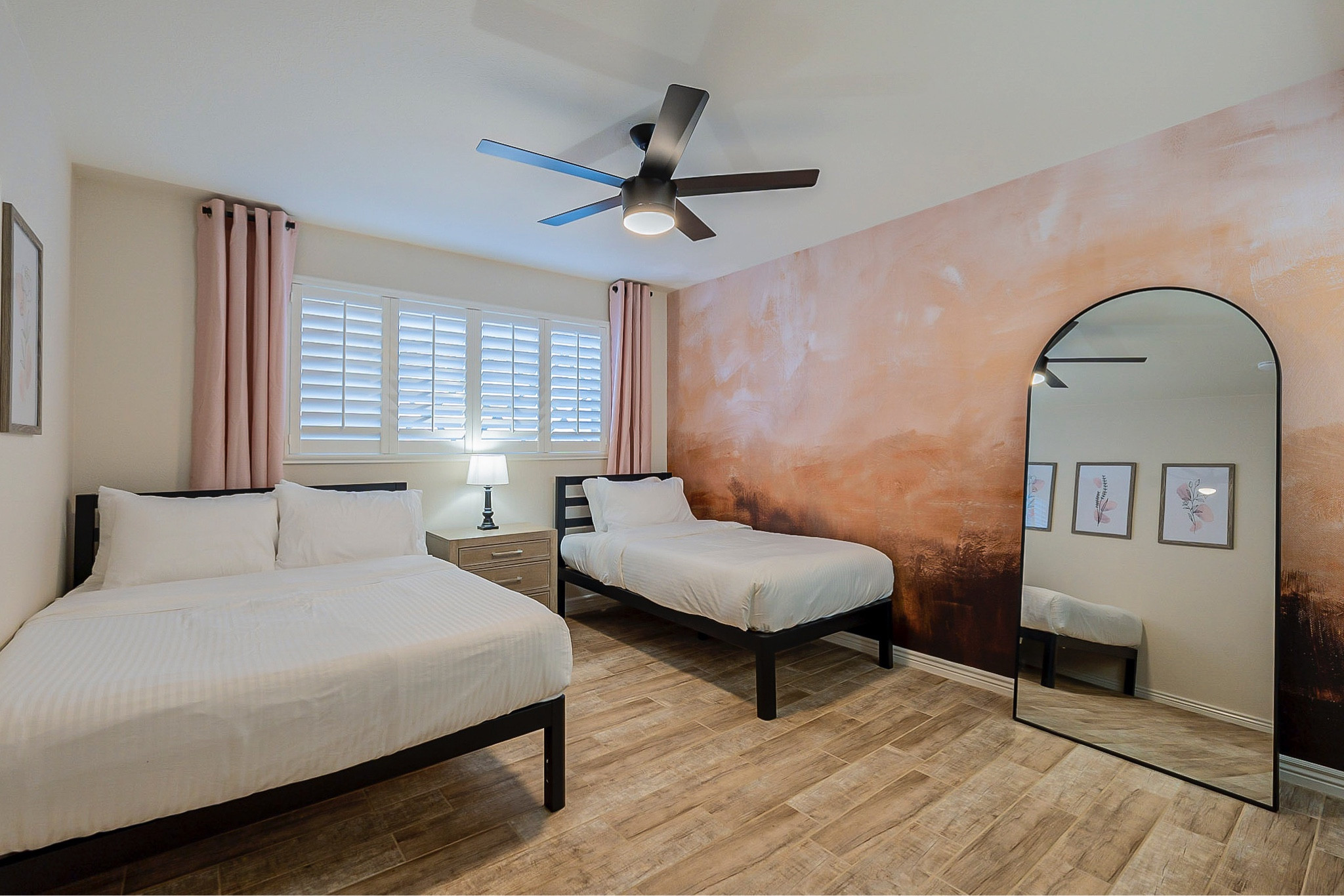 Airbnb bedroom - twin and full beds. Wallpaper from Wall Blush

#airbnbstyling #airbnbdecor #peelandstickwallpaper #wallpaper 