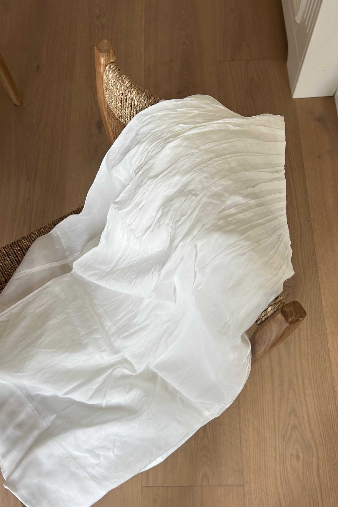 White midi skirt, white summer skirt hm 

#LTKsalealert #LTKstyletip #LTKover40