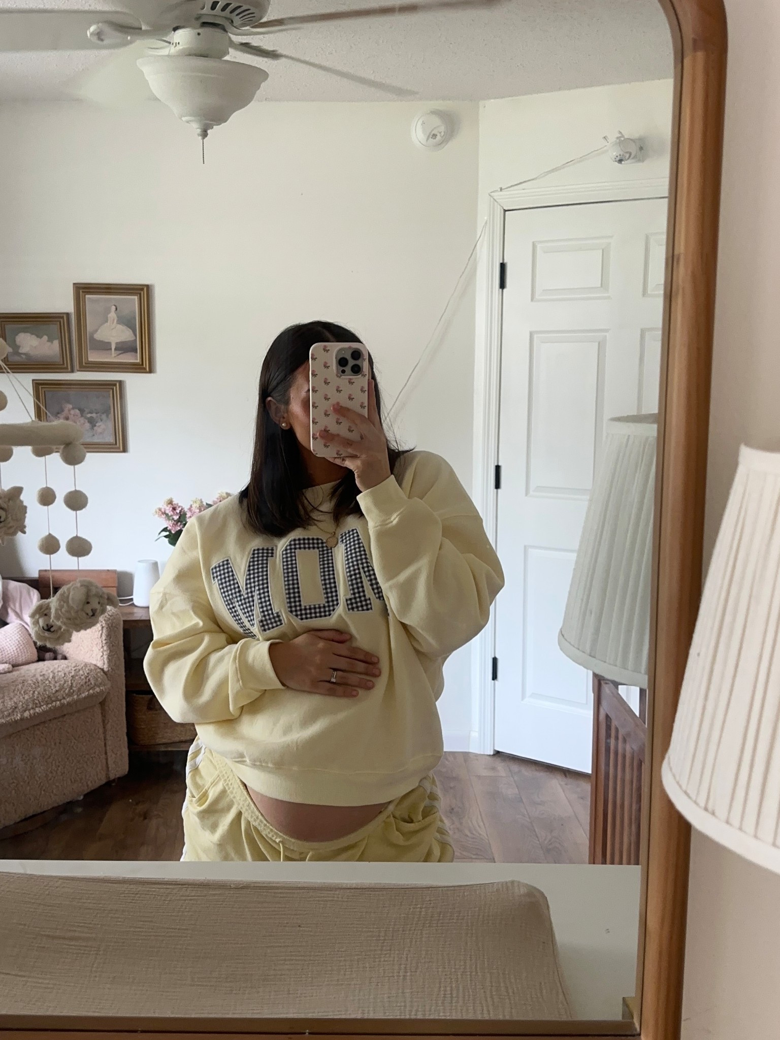 Cutest MOM sweater shirt 🌼 

#LTKSeasonal #LTKmomlife #LTKootd