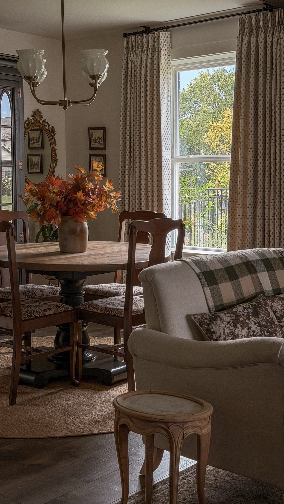 Obsessed with these new curtains, to say the least. Still waiting for an order of more curtain rings before finishing the room off but I couldn’t resist sharing.

#LTKHome