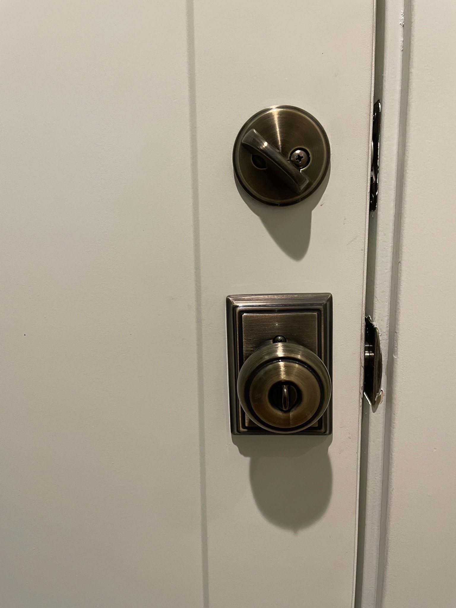 This Addison door knob by Schlage looks expensive and has a modern vintage feel but it is so affordable.  

Door knob.  Handleset.  Dead bolt.  Amazon door hardware.

#LTKHome #LTKSaleAlert
