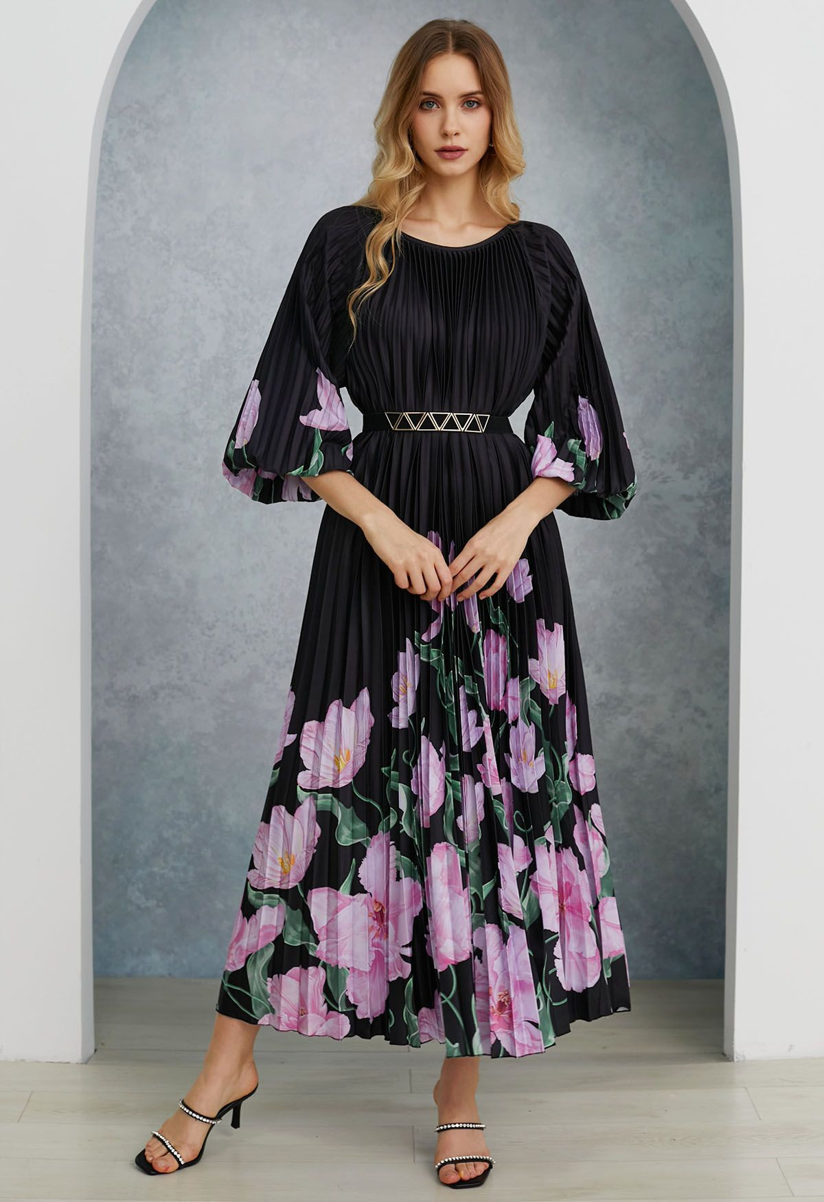 Blossoming Day Watercolor Pleated Maxi Dress in Black | Chicwish