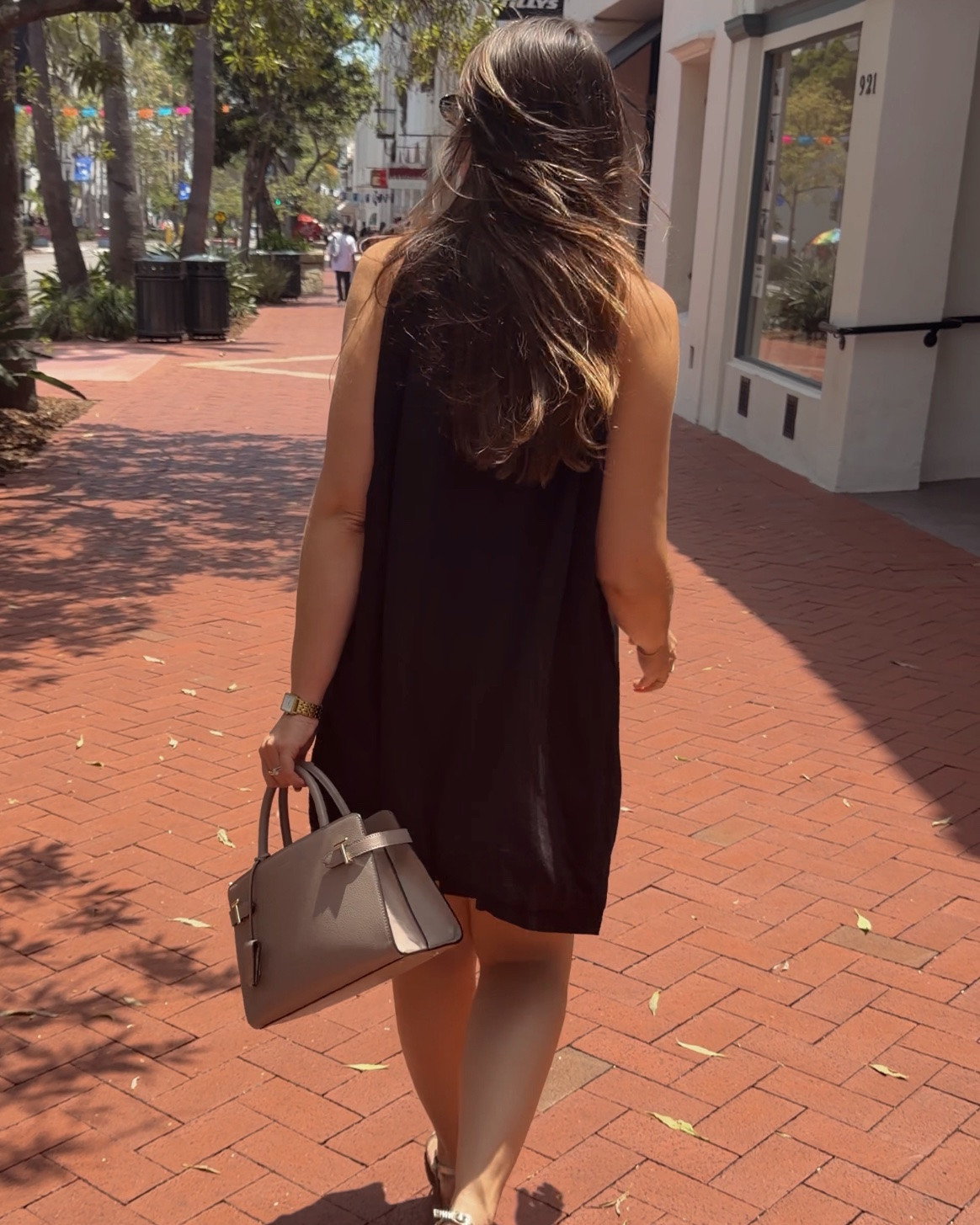 Recently with the new Emilie handbag by the French Brand Le Tanneur 🖤

Found this black linen dress while shopping in France it’s from the brand Grace & Mila, I’ve linked similar options here!

With Amour, M.

#LTKootd #LTKdayinmylife #LTKTravel
