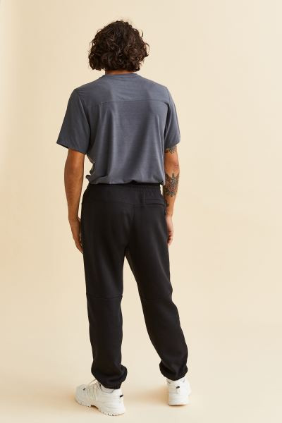 Warme sportjoggingbroek | H&M (DE, AT, CH, NL, FI)