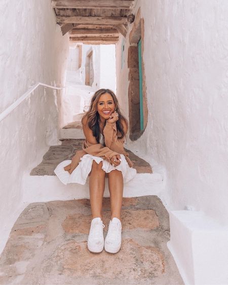 white sneakers are a must accessory for all things spring and summer 


spring break fashion | spring style | vacation outfit 

#LTKSpringSale #LTKfindsunder100 #LTKshoecrush