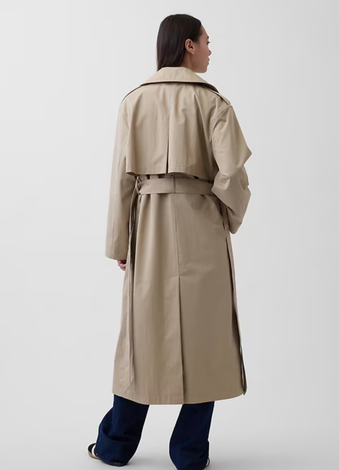 Oversized classic khaki trench 

#LTKSeasonal #LTKSaleAlert #LTKootd