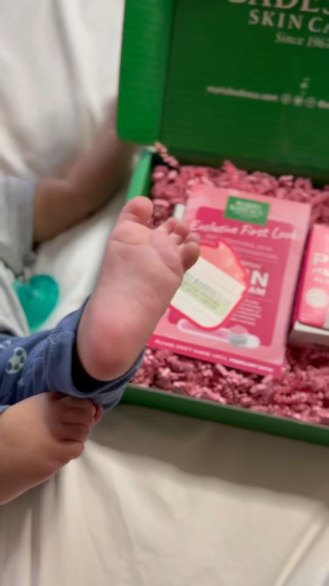 My 5 month old supervising this unboxing like it’s his full-time job 😂💚

This is a NEW launch from @mariobadescu and I couldn’t share it until now, so I saved the unboxing to do with you guys.

Meet the Advanced Peptide PDRN Jelly Cream from @mariobadescu — a lightweight peptide jelly moisturizer with vegan PDRN, Matrixyl® 3000 peptides + 5% niacinamide to help smooth fine lines, improve uneven tone + texture, boost hydration, and support the skin barrier.

Postpartum skin over here has felt dull and textured, so I’m excited to work this hydrating niacinamide moisturizer into my morning + night skincare routine. It’s naturally pink from Vitamin B12 (color may fade over time, effectiveness remains) and absorbs fast.

They’re also running a Buy One, Get One Free skincare sale on Spring favorites with code GET2 on their site.



#ad #PDRN #mbPDRN #veganPDRN #mariobadescuPDRN @Mario Badescu 

#LTKmomlife #LTKBeauty #LTKselfcare