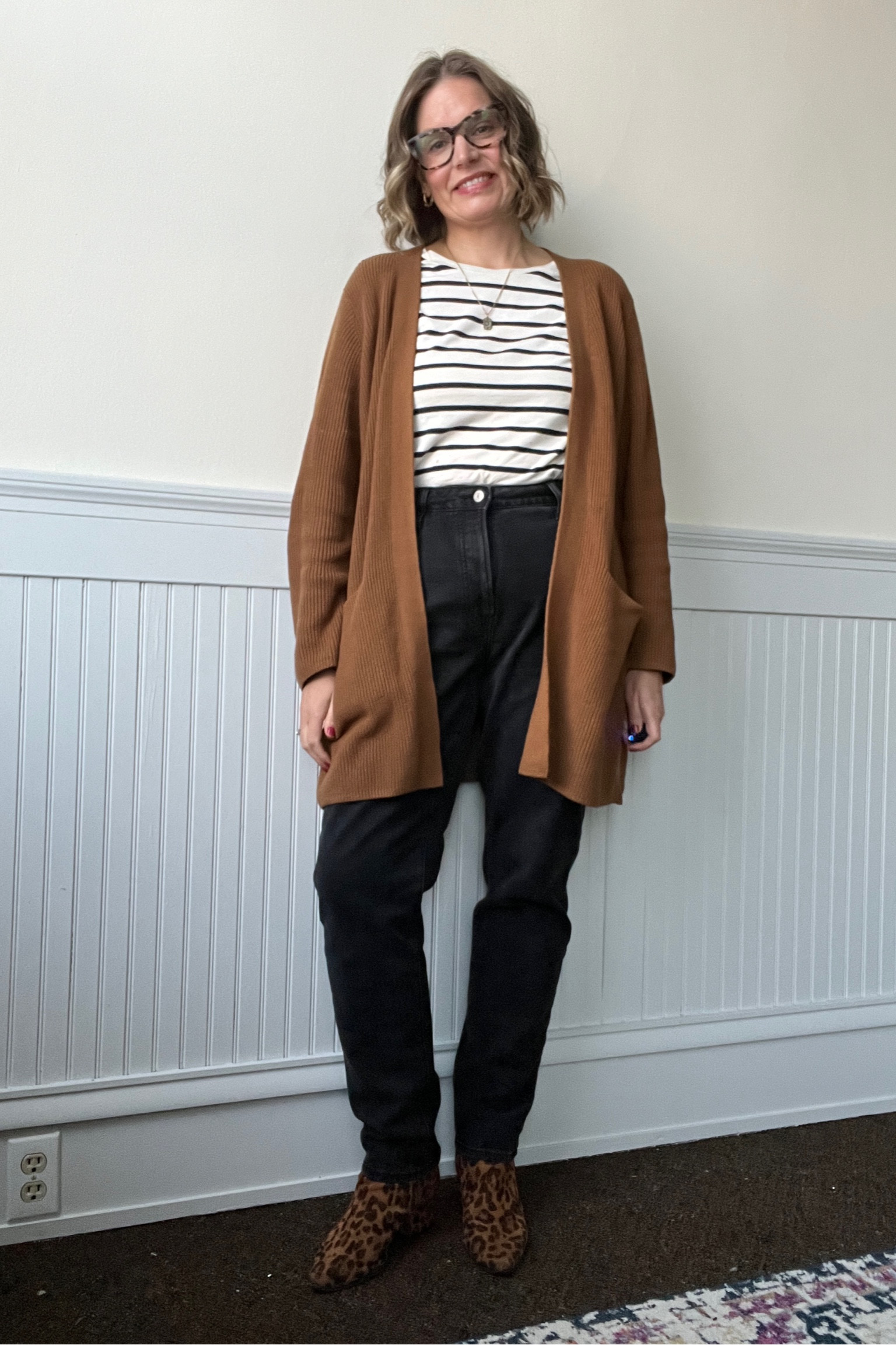 Cozy fall cardi vibes

#LTKover40 #LTKmidsize #LTKSeasonal