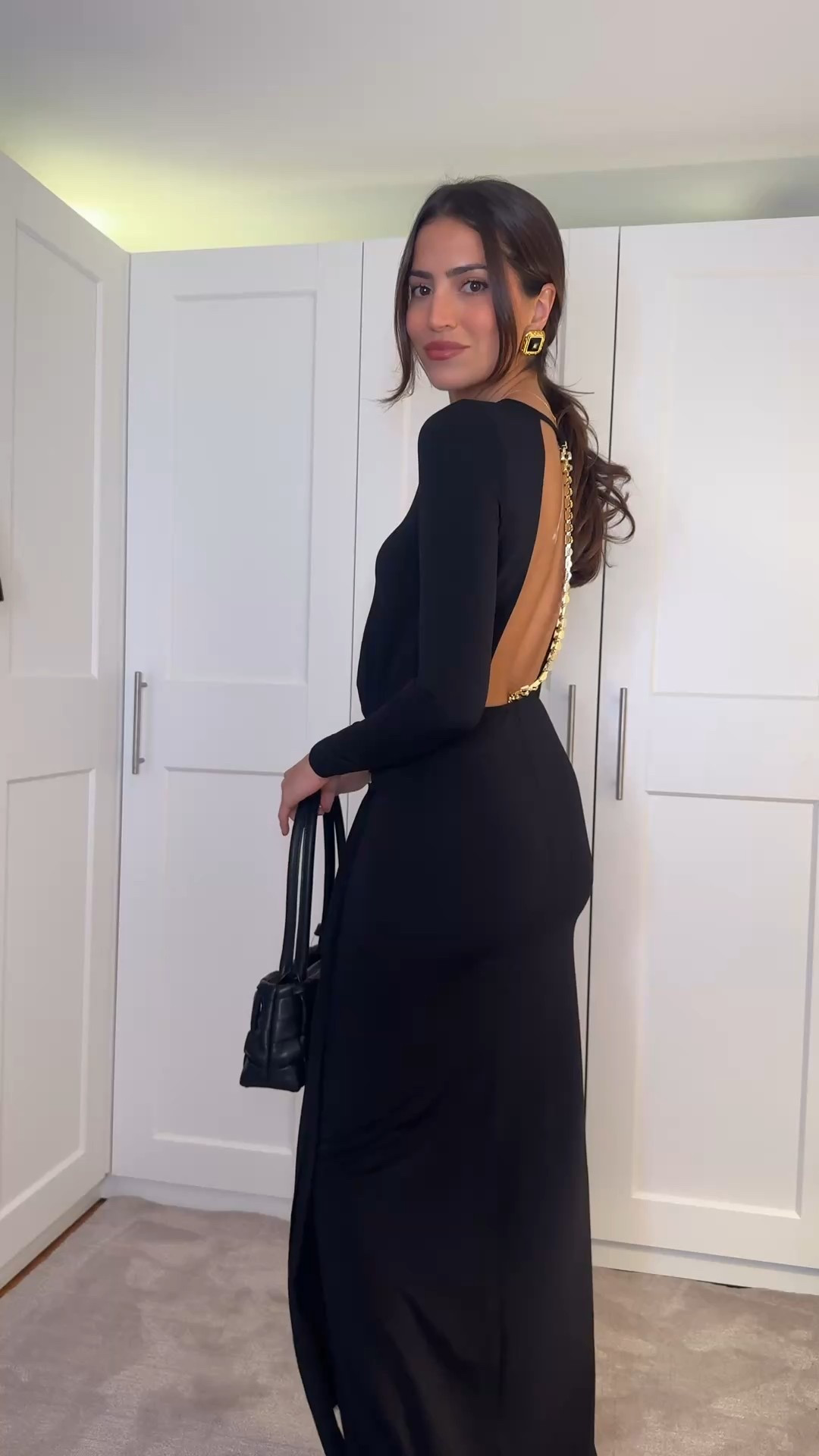 Love an open back moment @guess #guesspartner

#LTKValentine #LTKgrwm #LTKootd