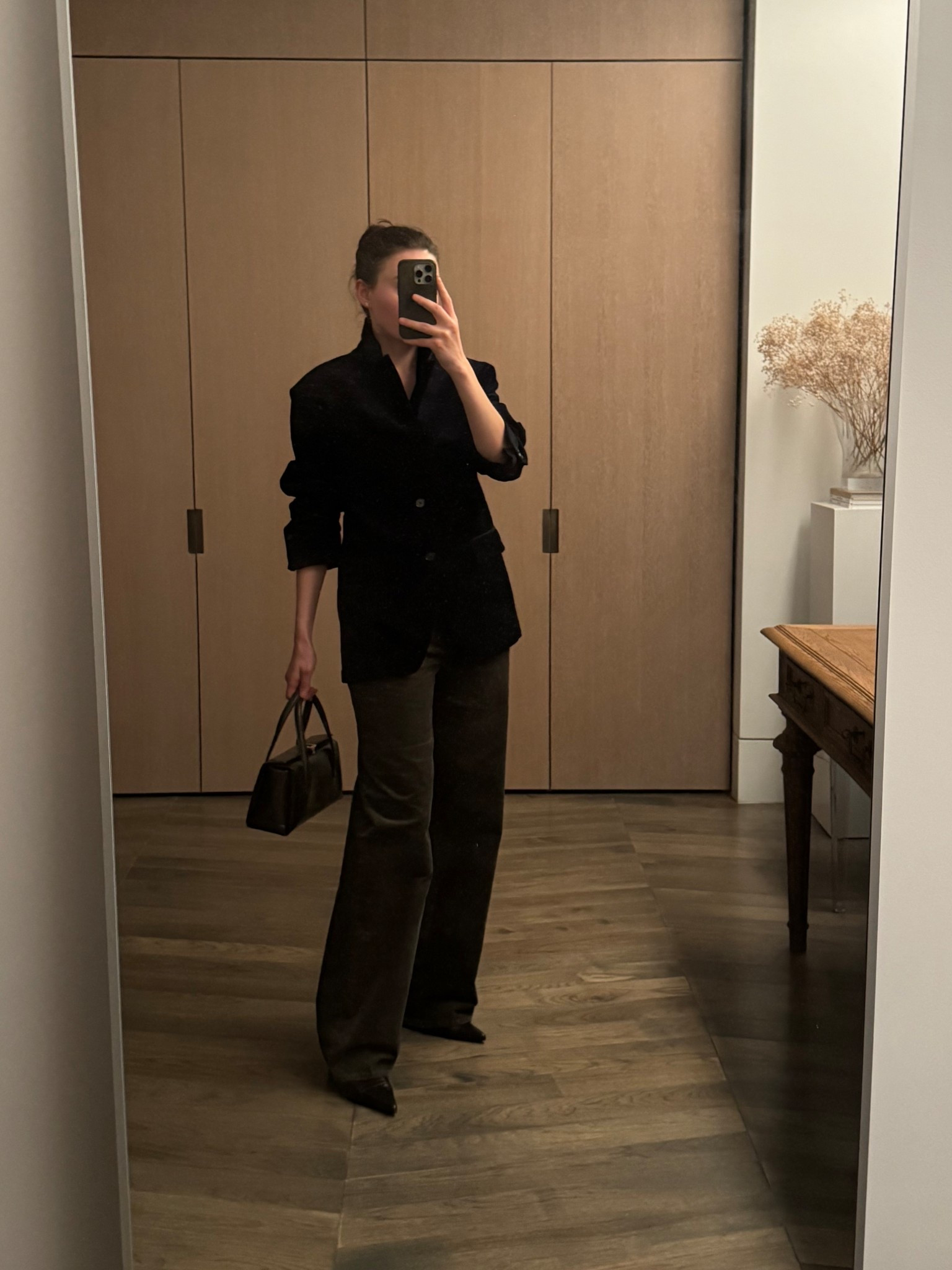 Took a 40 in the blazer and medium  in the pants (very low rise though so could have done a small)

#LTKFindsUnder100 #LTKItBag #LTKStyleTip