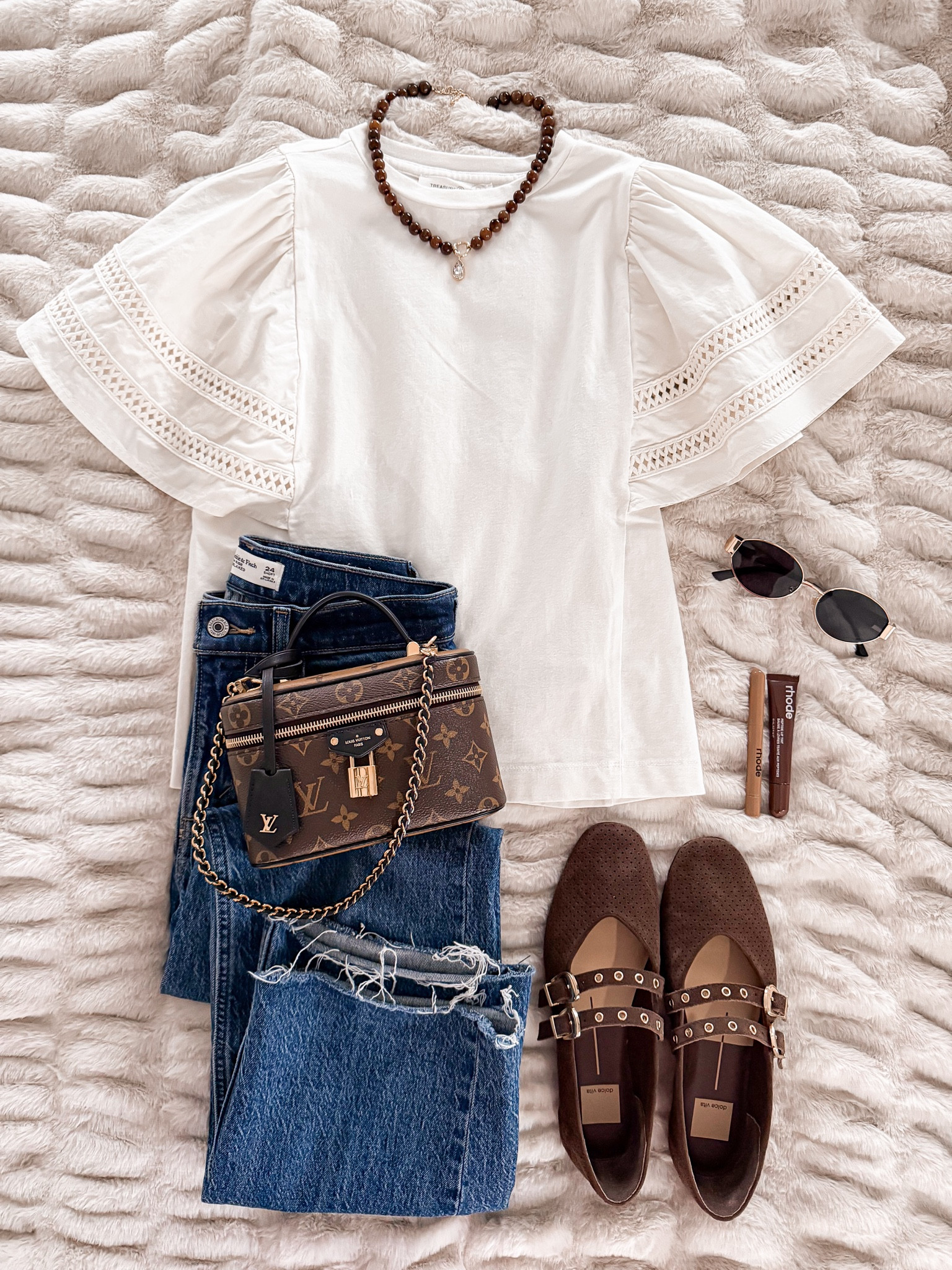 A little detail on a basic tee makes such a difference 👏 yes or no? Wearing size xxs top and 24 jeans 

#LTKmomlife #LTKOver40 #LTKSeasonal