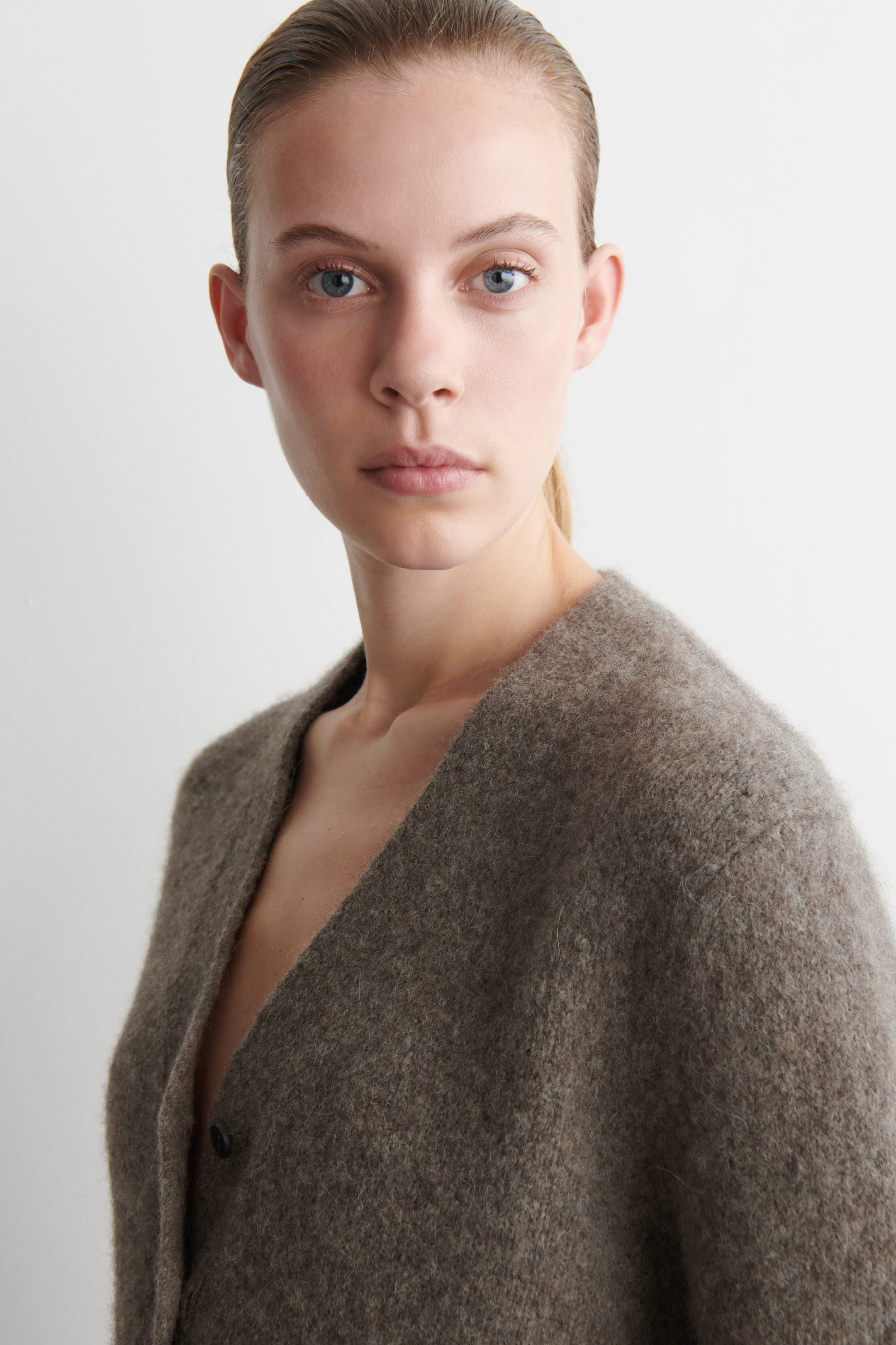 CROPPED ALPACA-BLEND CARDIGAN - TAUPE MÉLANGE | COS GB | COS UK