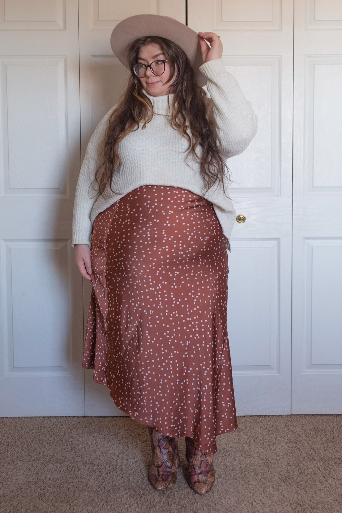 Plus size sweater slip skirt Swiss dot chenille outfit

#LTKSeasonal #LTKstyletip #LTKcurves
