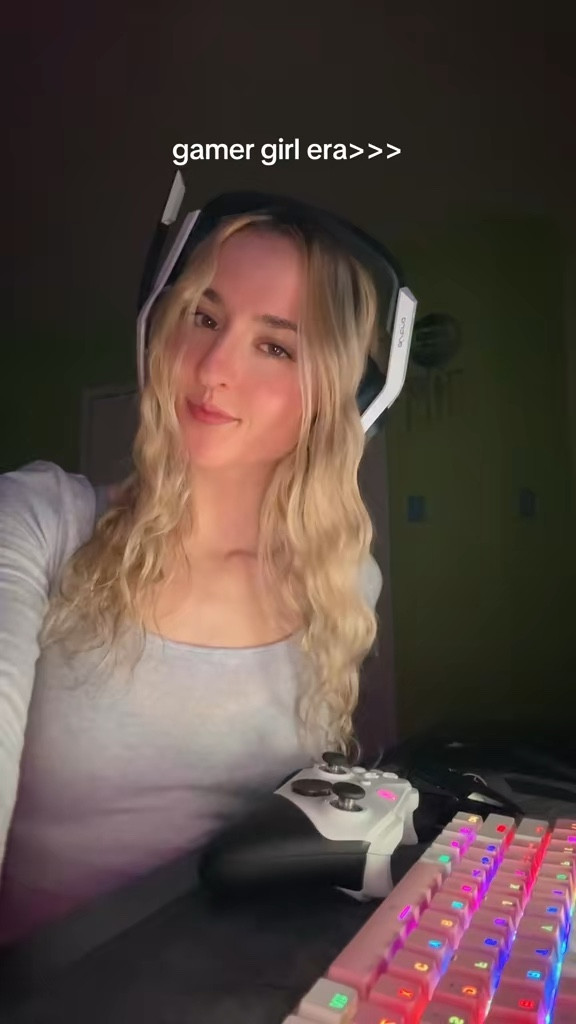 Fall cozy vibes 

#LTKHoliday #LTKGiftGuide #LTKSeasonal