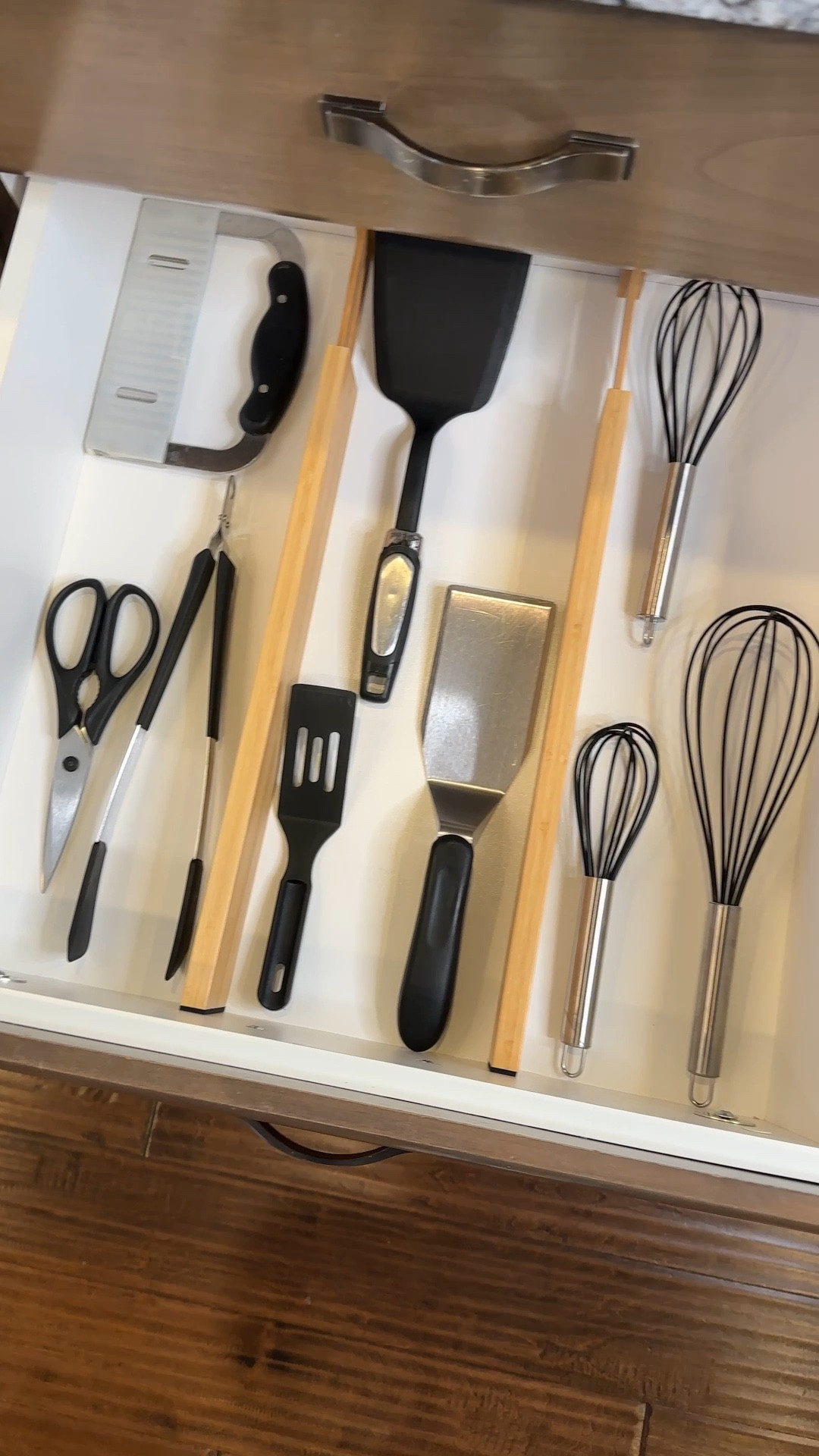 Professional organizer tip: use bamboo drawer dividers to instantly create item separation & that aesthetic look! These come in a pack of 4 and are my favorite

#LTKSpringSale #LTKHome #LTKFindsUnder50