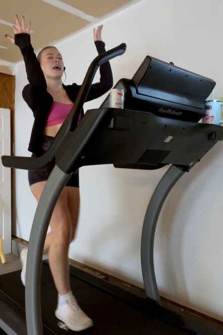 outfit from my disney channel treadmill strut workout 💅🏻

#LTKSeasonal #LTKfindsunder100 #LTKfitness