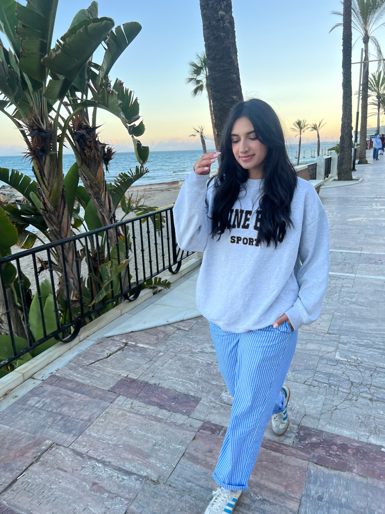 Comfy and chic 💙

#LTKSeasonal #LTKStyleTip #LTKSummerSales
