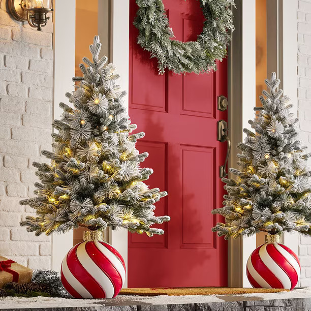 Member's Mark 4' Pre-Lit Topiary with Ornament Base | Sam's Club