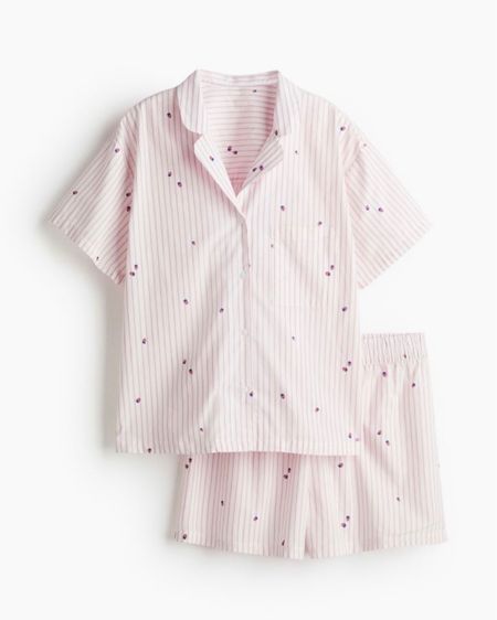 Pink striped pajamas set 

#LTKSeasonal #LTKfindsunder50 #LTKstyletip