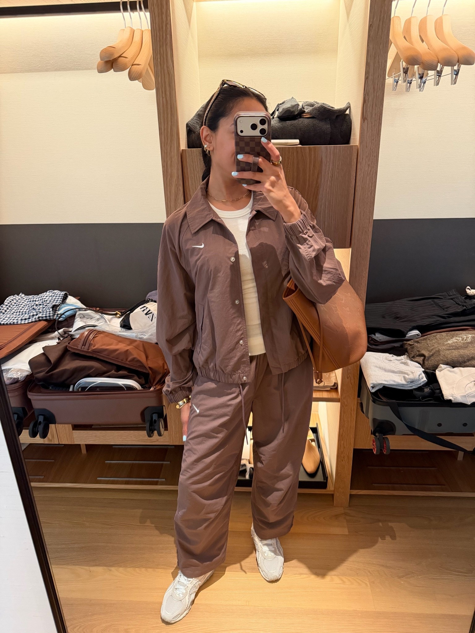 Nike set on sale!!
Women’s Nike brown set

#LTKootd #LTKActive #LTKSaleAlert