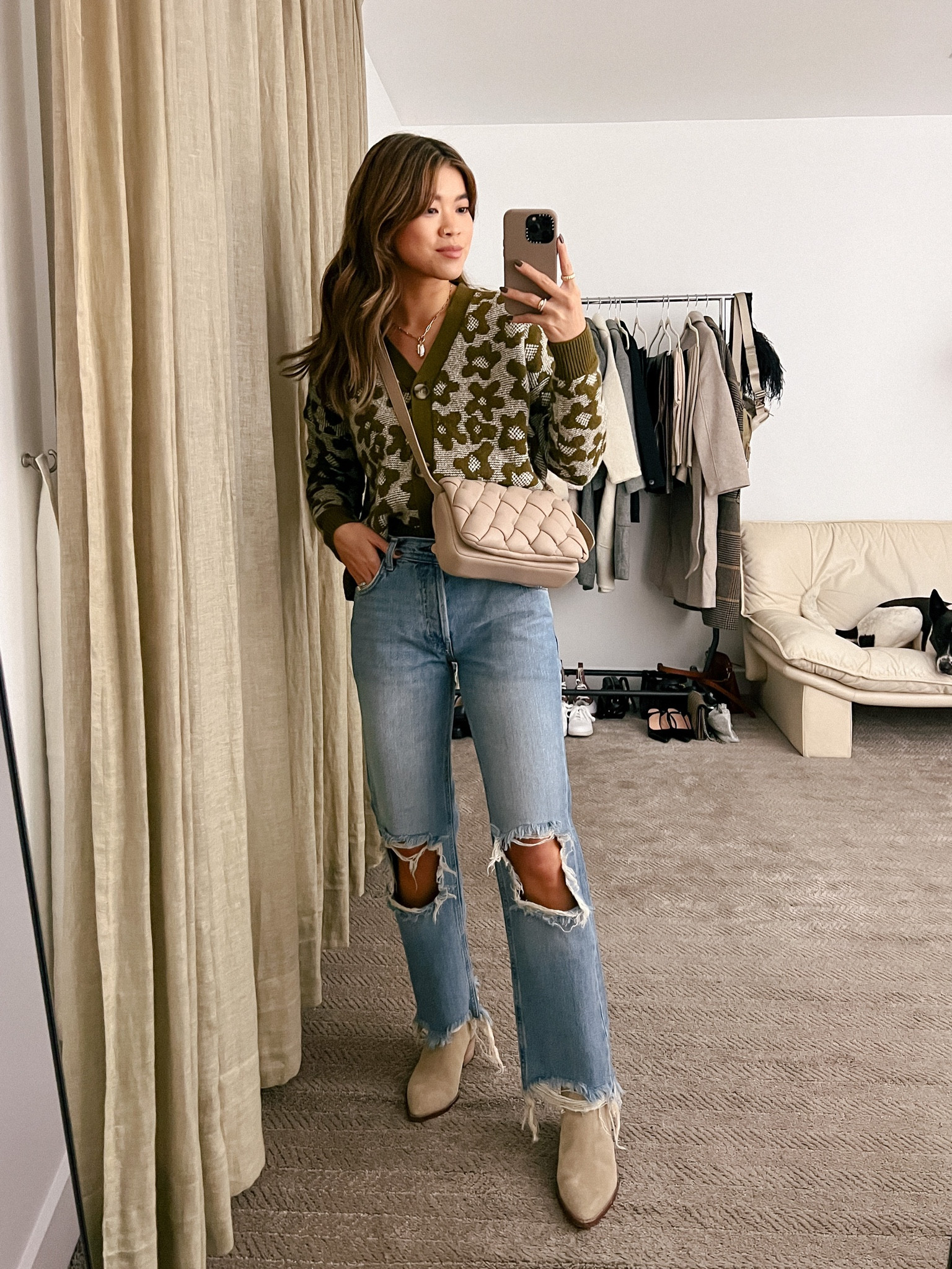 Madewell Floral Cardigan and Free People Distressed Denim Jeans!

Top: XXS/XS
Bottoms: 00/0
Shoes: 6

#fall
#fallfashion
#falloutfits
#fallstyle
#winter
#winterfashion
#winteroutfits
#winterstyle
#thanksgivingoutfit
#holidayoutfit
#madewell
#revolve
#freepeople



#LTKstyletip #LTKSeasonal #LTKHoliday