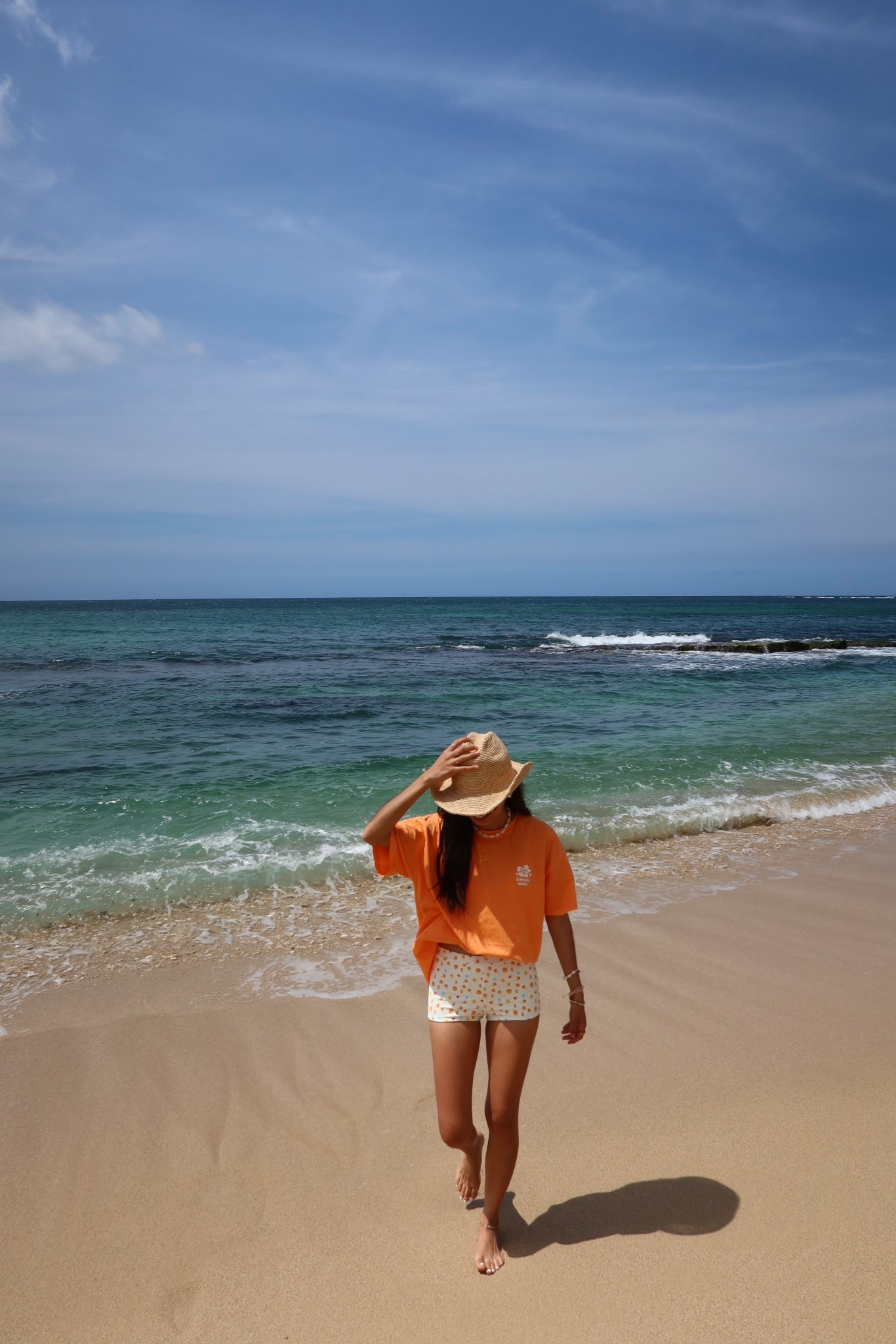 vacation outfits
Hawaii outfits, spring break, beach outfit, graphic tee, beach look