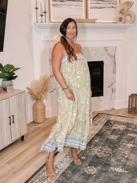 Baby shower dress from worth collective! 

Summer outfit, dress, maternity 