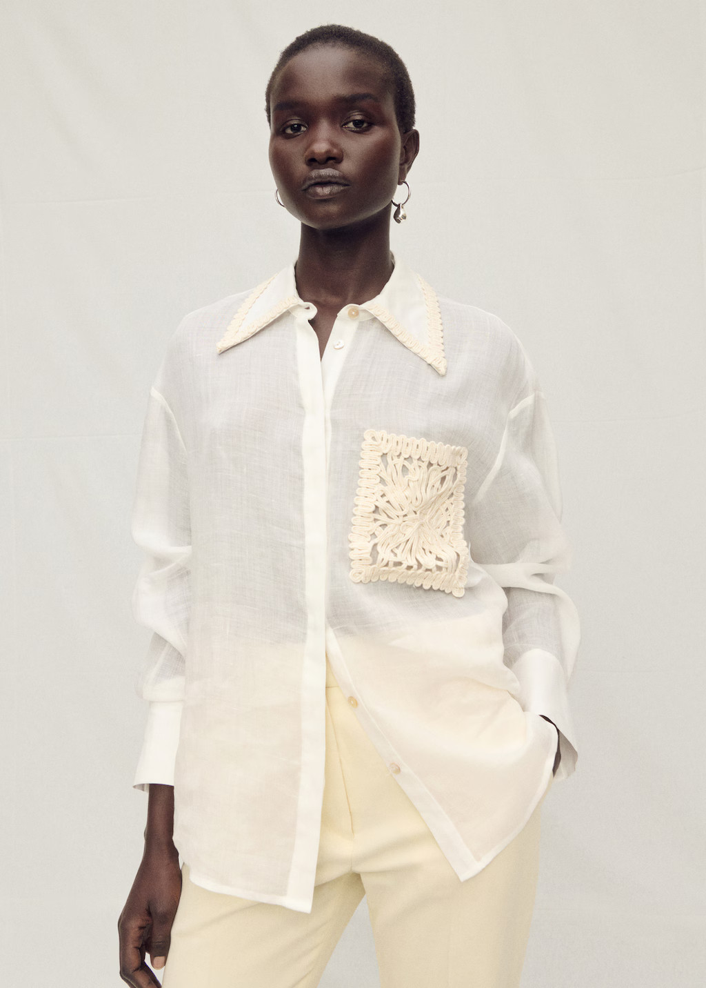 Ramie-Hemd mit bestickter Tasche - Damen | MANGO Deutschland | Mango EU