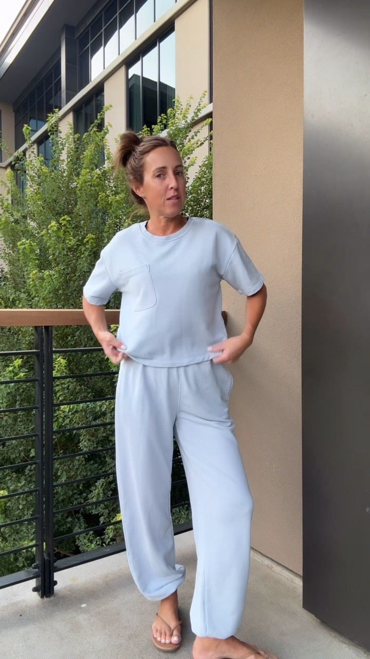 Target matching sweat.
Both XS.

#LTKootd #LTKSeasonal #LTKOver40