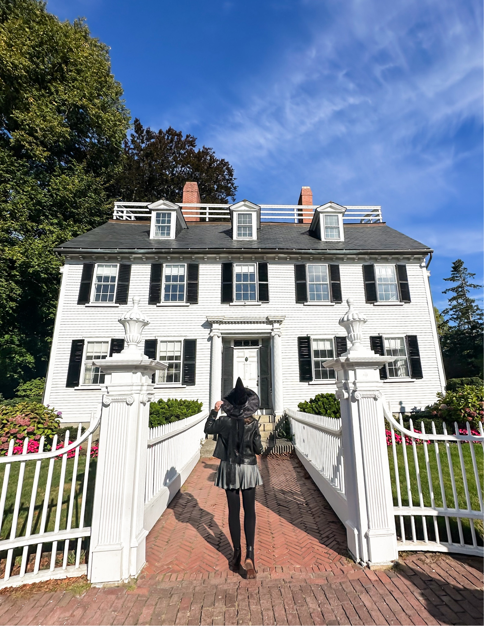 Salem outfit!

Fall outfits, jeans, boots, suede bag, fall family photos outfits, fall dress, denim dress, travel outfit, New England outfit, fall outfit, cardigan, fall wedding guest dress, date night outfits, fall decorations, fall fashion

#LTKHoliday #LTKSeasonal #LTKFindsUnder100