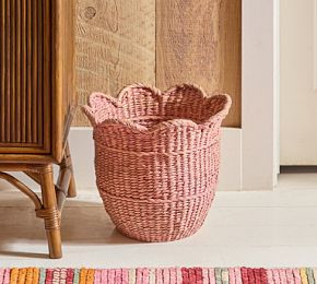 June Hand-Woven Seagrass Scallop Basket | GreenRow