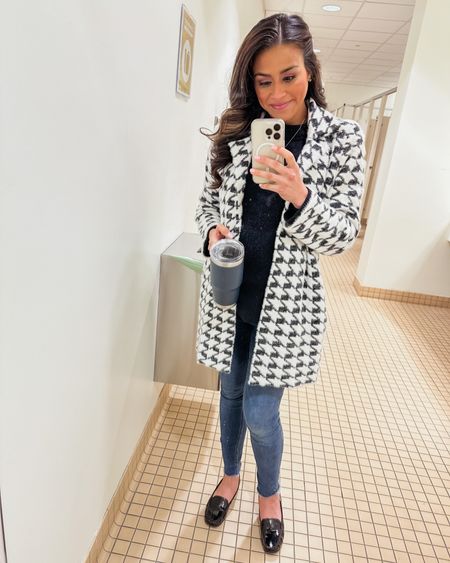 The perfect cardigan blazer that can be dressed up with a dress or dressed down with jeans! This BUMP FRIENDLY blazer has been a staple this pregnancy and I’m excited to wear it not pregnant too! // my jeans are apart of the LTK Spring Sale, just copy the promo code from my link!
#workwear #houndstooth #bumpfriendlyfashion #LTKsale #LTKspringsale

#LTKworkwear #LTKFind #LTKbump