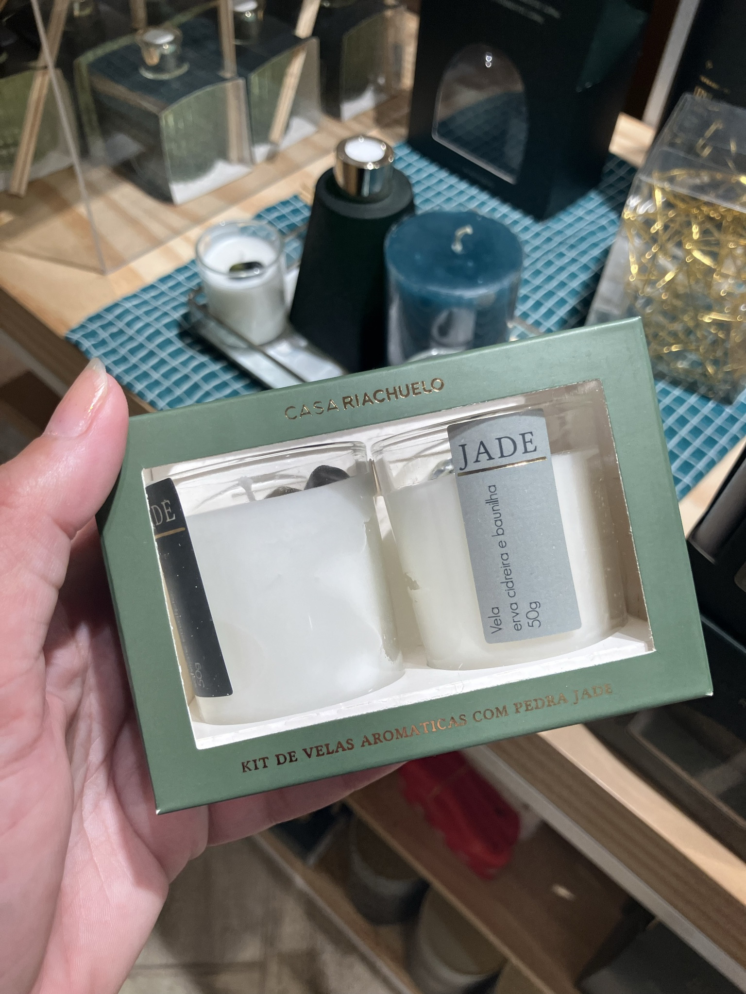 Fui na riachuelo casa e já separei essa vela e esse aromatizador para dar de presente no natal! Quem não ama uma casa cheirosa?

#LTKhome #LTKbrasil #LTKSeasonal