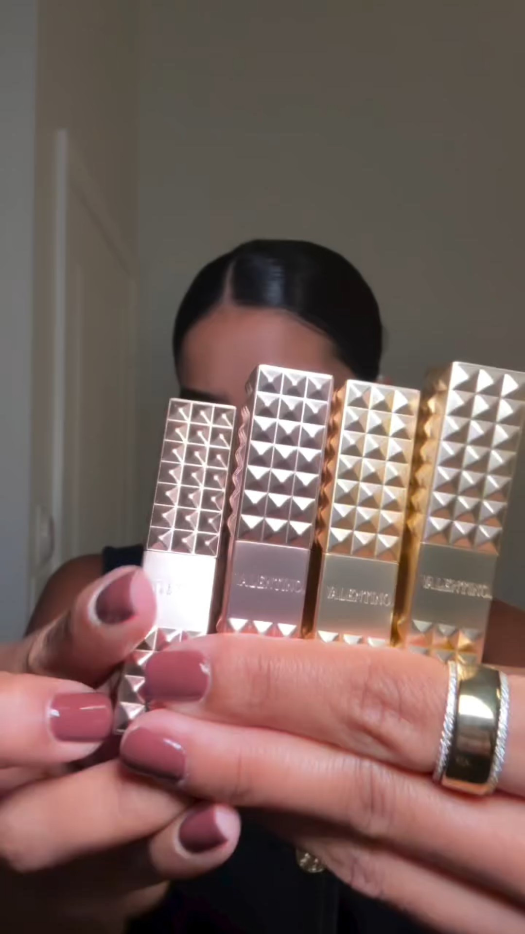 Trying these Valentino Beauty lip must-haves for the first time! 😍

One swipe and I get the hype 💋 The Spike Hydrating Disco Balm gives that fresh glow, and the Buttery Matte Lip Color feels as smooth as it looks.

Which shade is your fave?

#SpikeValentinoDiscoBalm #SpikeValentino #ValentinoBeauty #GiftedByValentinoBeauty @Valentino.Beauty @Sephora