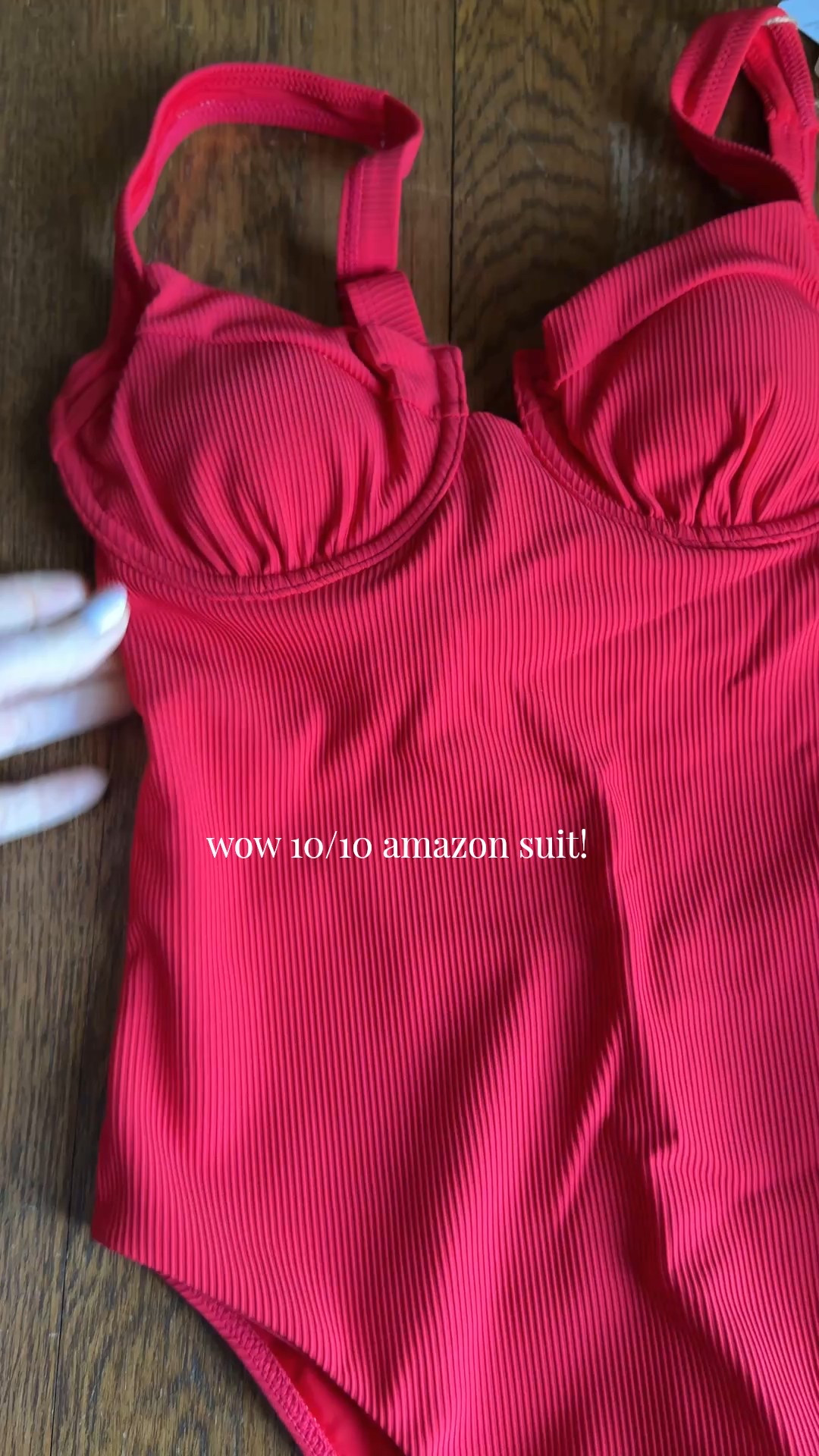 Quality is 10/10! Size small! 