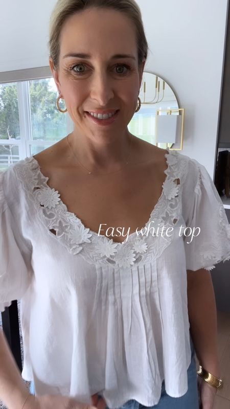 Free People White Top 25% off 

Easy, breezy flowy white top with lace detail. On sale! Wearing a size small - very flowy through mid-section. A bit cropped but perfect for high waist shorts or jeans. 



#LTKover40 #LTKsalealert #LTKfindsunder100