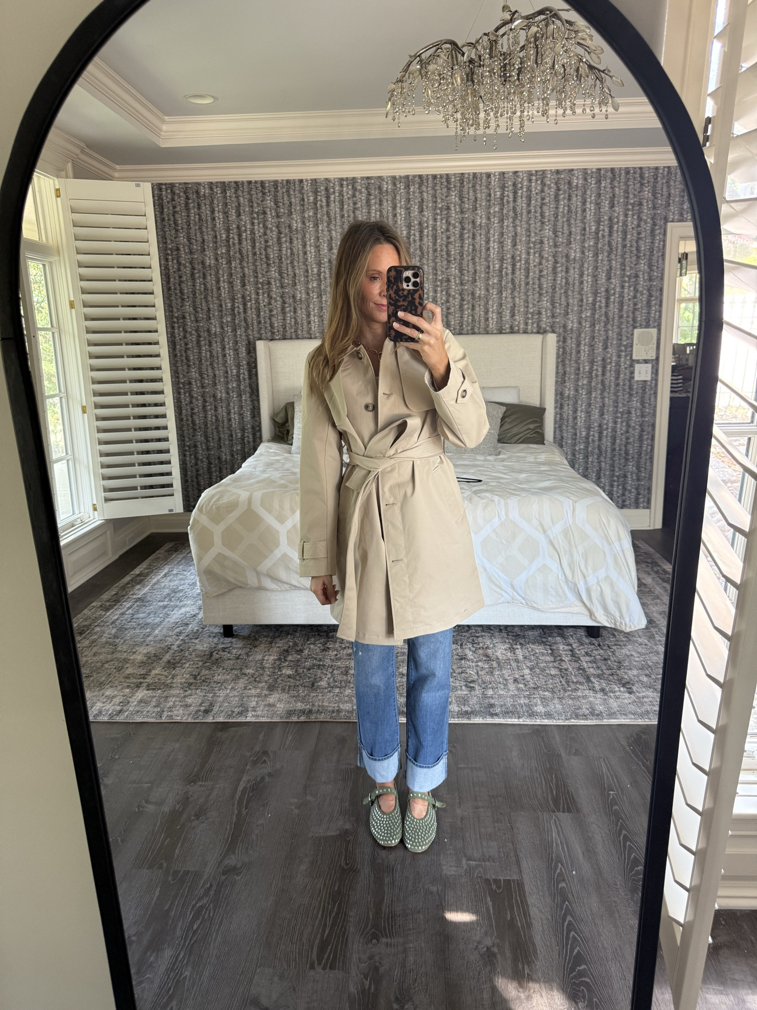 Trench coats for spring are my new vibe 🤍🌷


Linking my favorite spring trenches — trust me, you need one 💫

#LTKootd #LTKgrwm #LTKmomlife