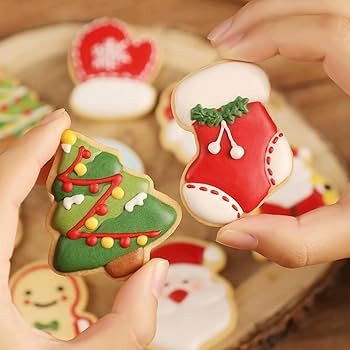 10 Pack Cookie Cutters - Christmas Cookie Cutters, Holiday Cookie Cutters, Gingerbread Men,Christ... | Amazon (US)