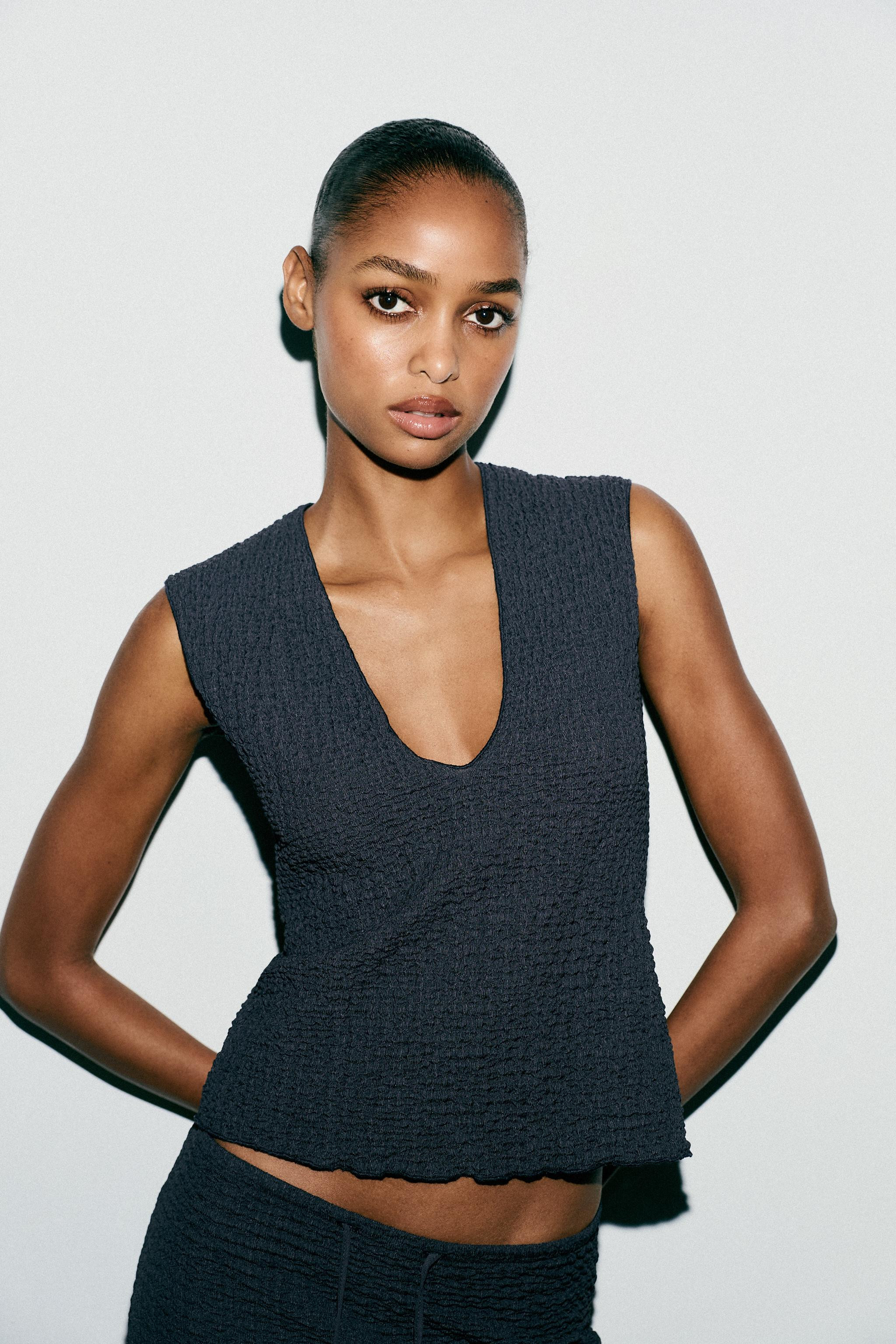 TOP MIT STRUKTURMUSTER | Zara DE